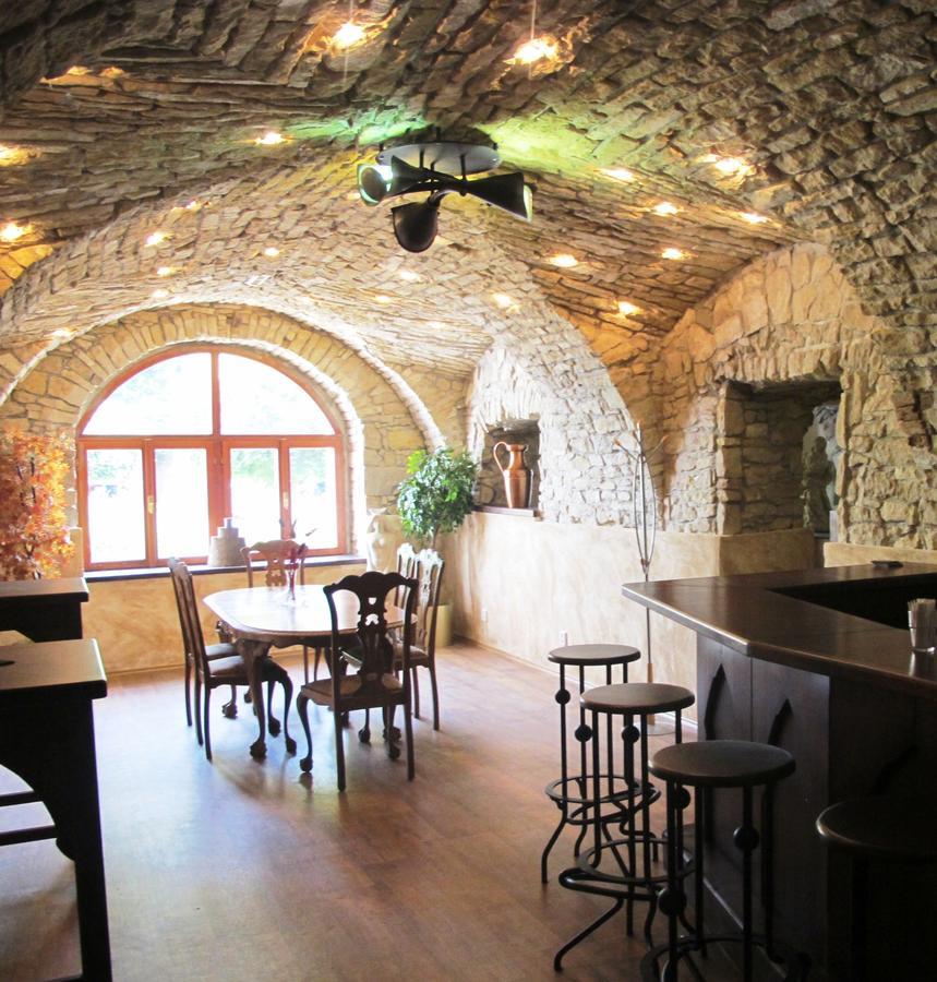 Hotel U Lisky Hostka  Екстер'єр фото