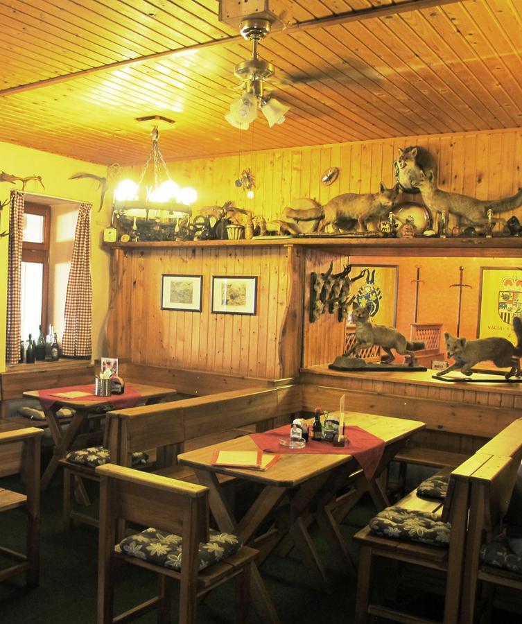 Hotel U Lisky Hostka  Екстер'єр фото