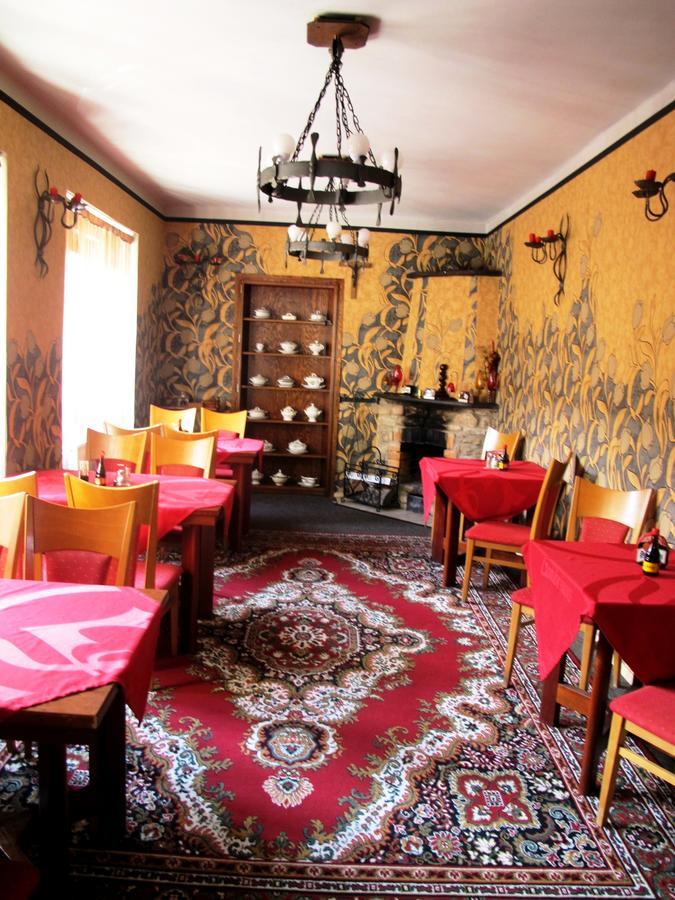 Hotel U Lisky Hostka  Екстер'єр фото